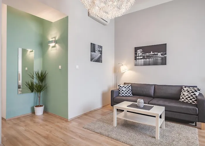 Synagogue Apartment Dohany